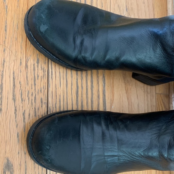 Stuart Weitzman- The 5050 Boot - Picture 4 of 4